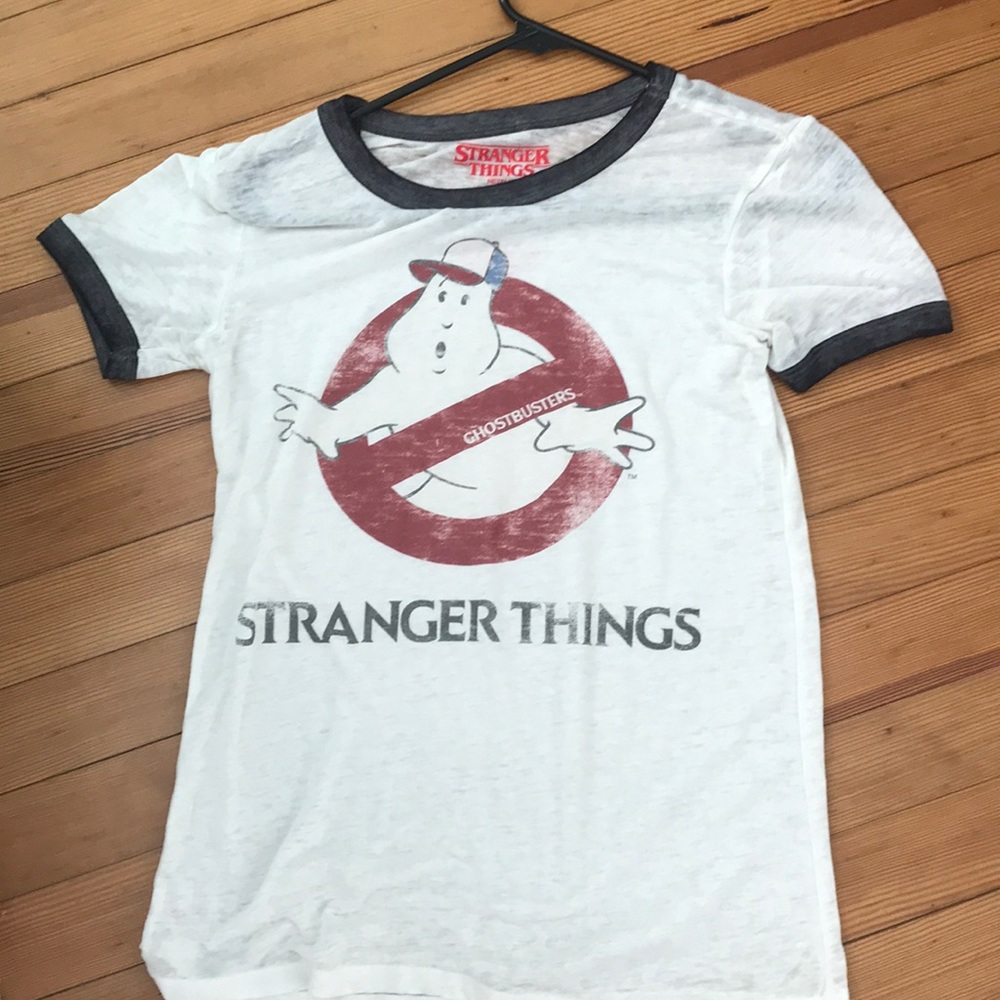 👻stranger things tee👻